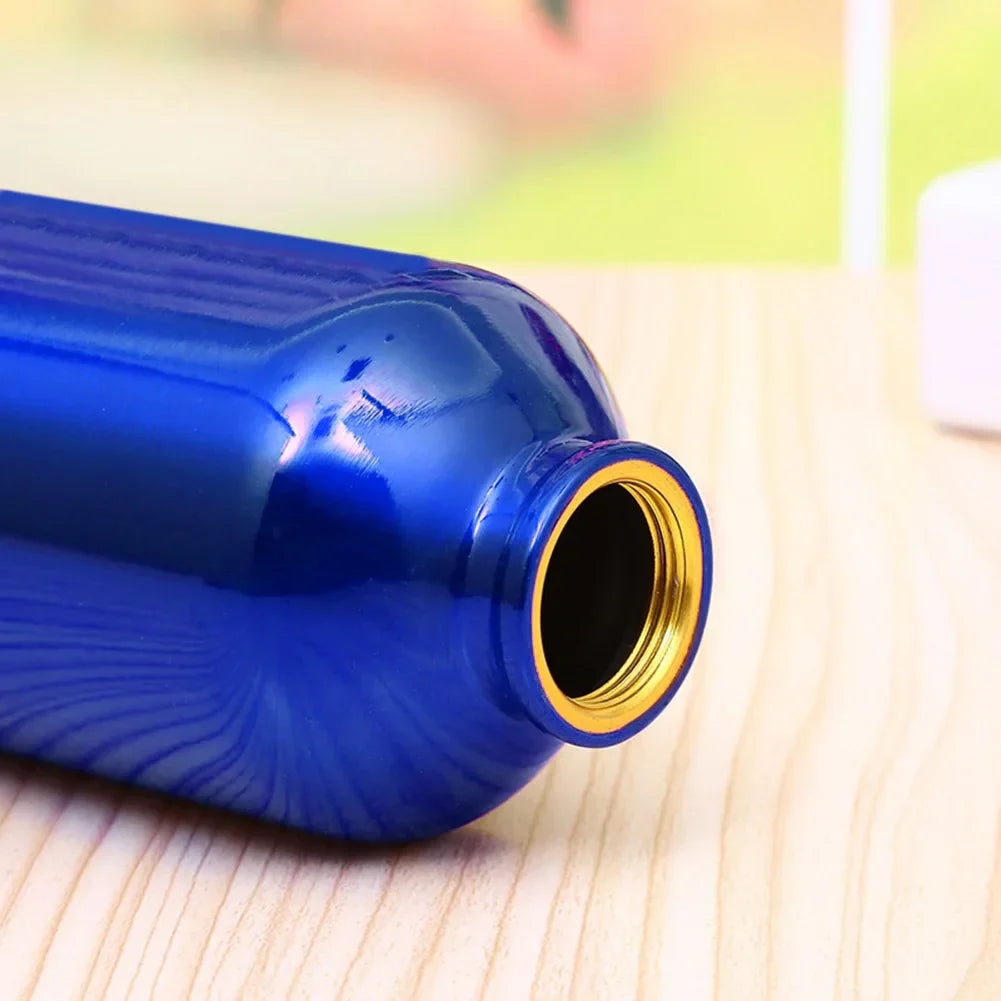 AlpineGuard Insulated Bottle – Portable & Spill-Proof
